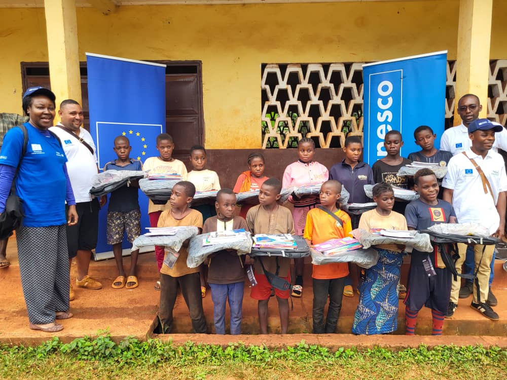 A l’école publique du village YENGA